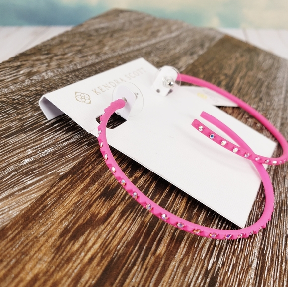 Kendra Scott Val Hoop Earrings - Picture 3 of 6